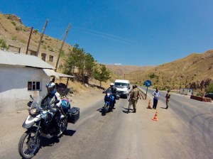 Met z'n 3en onderweg!